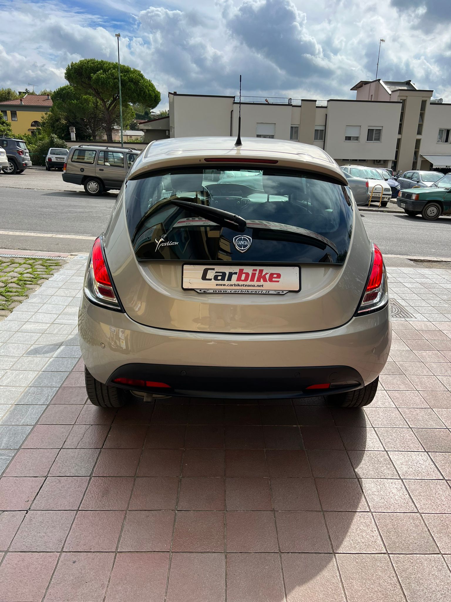 Lanci Ypsilon 1.2 benzina Gpl