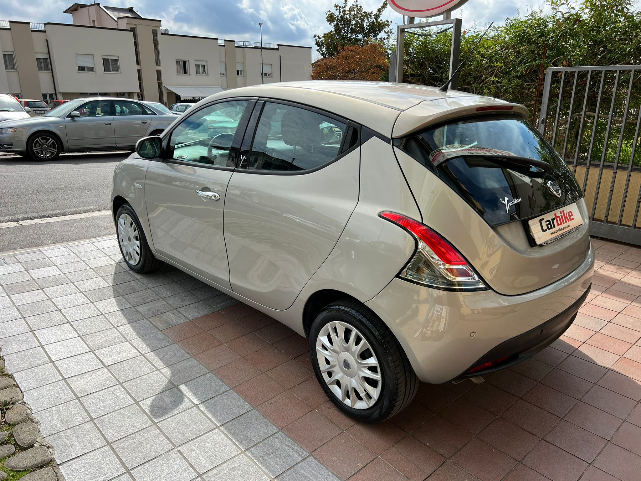 Lanci Ypsilon 1.2 benzina Gpl