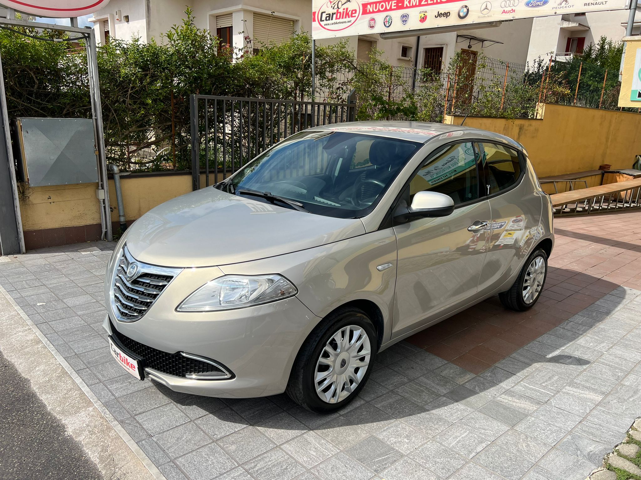 Lanci Ypsilon 1.2 benzina Gpl